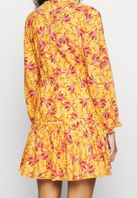 Farm Rio Vardagsklänning - yellow