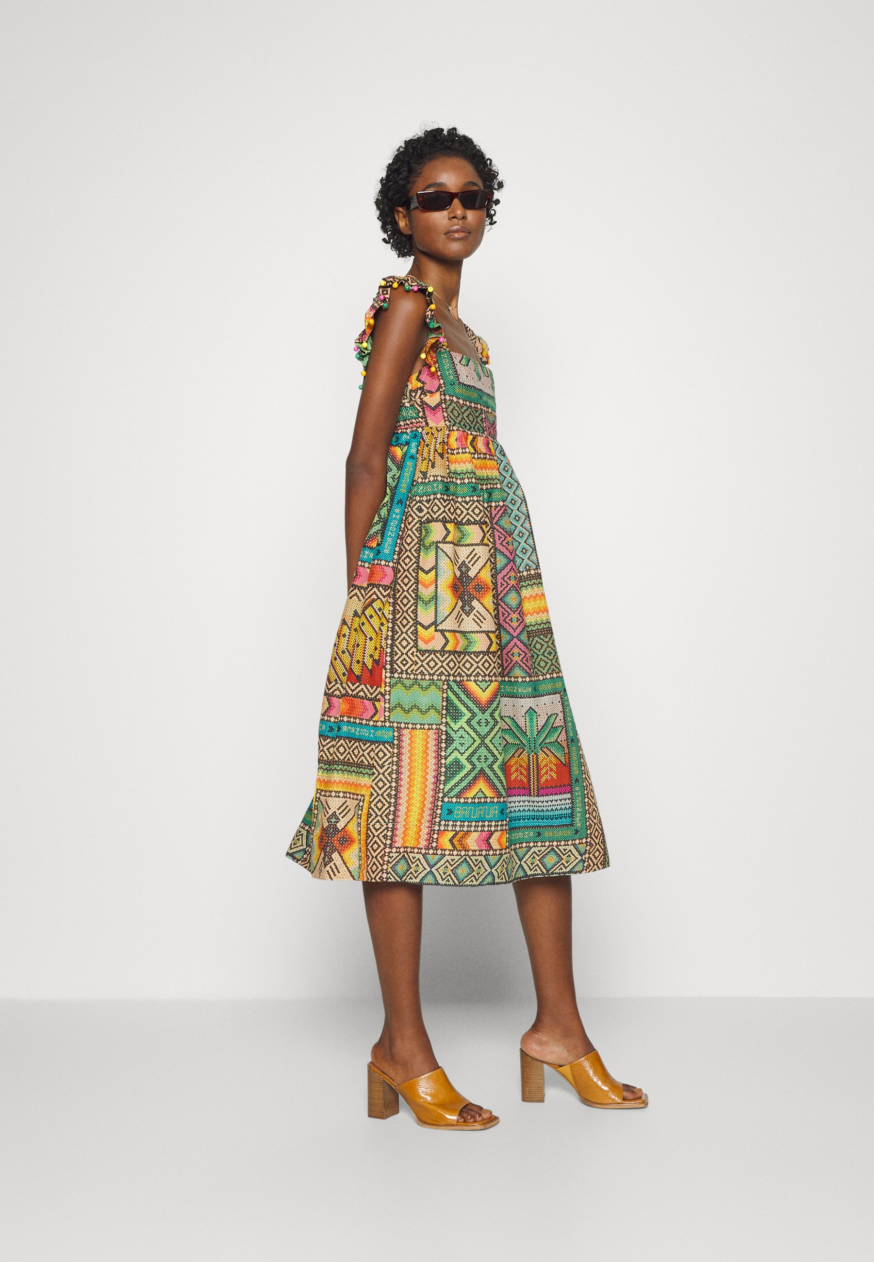 Farm Rio BANANA SCARVES MIDI DRESS - Maxi-jurk - multi-coloured/meerkleurig  - Zalando.nl
