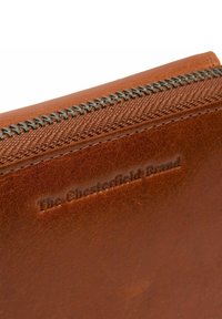 The Chesterfield Brand SALVIANO SCHUTZ 13.5 CM - Portafoglio - cognac