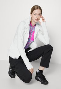 Athleta TRIUMPH HOODIE - Camisola com fecho - white
