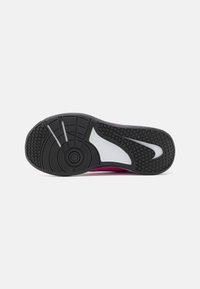 Nike Performance OMNI MULTI-COURT - Trainingsschuh - laser fuchsia/black/white