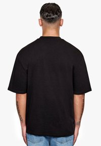 Dropsize HEAVY LOGO PUFFER  - Camiseta estampada - black