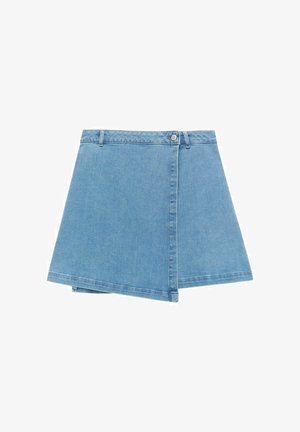 Jasnoniebieska mini spódnica z denimu w kształcie lekko rozkloszowanym, z surowym wykończeniem dołu i zapięciem na guziki po lewej stronie z detalami w postaci przeszyć.