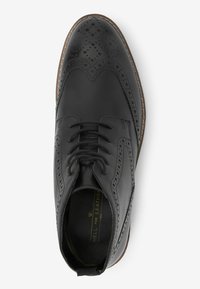Next BROGUE STANDARD czarny