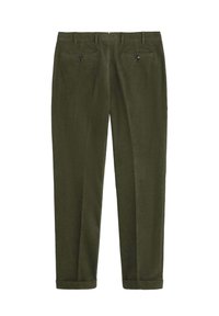 Pantalones verde oliva de corte recto, con dos bolsillos traseros con botones negros y dobladillos enrollados para un aspecto ajustado.