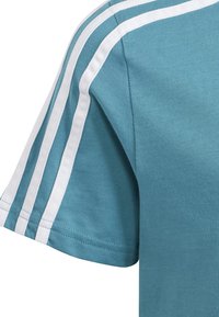 adidas Performance TEE - Camiseta estampada - arctic fusion/white