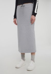 Terranova LONGUETTE SPACCO - Gonna a tubino - grigio