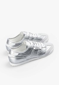 Scalpers Sneakers basse - silver