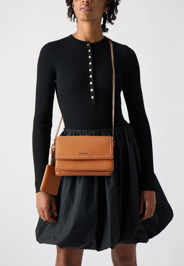 CROSSBODY - Umhängetasche - bran