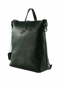 Sac à dos en cuir noir avec une texture granulée, une poignée supérieure et un accent turquoise. Comprend une fermeture éclair et un détail de logo à l'avant.