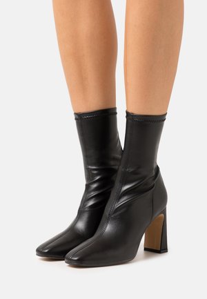 Classic ankle boots - nero