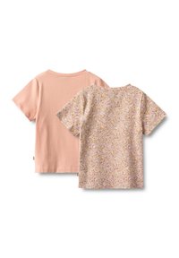 Kaksi lyhythihaista lasten t-paitaa, toinen yksivärinen vaalean persikanvärinen ja toinen beigen ja violetin kukkakuvioinen, asetettuna tasaisesti valkoiselle taustalle.