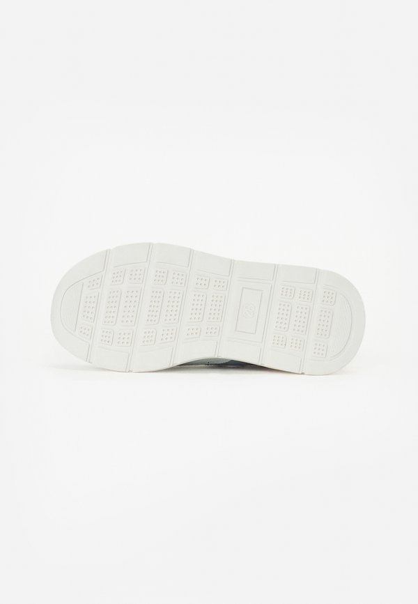 Trainers - multi color3