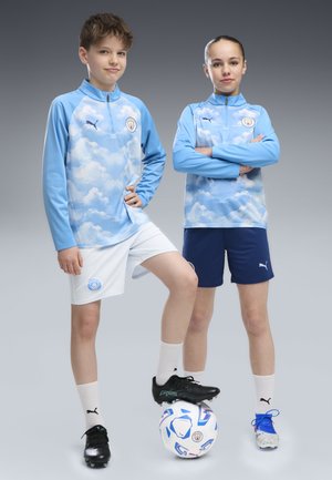 Puma, MANCHESTER CITY AUFWÄRMOBERTEIL MIT REISSVERSCHLUSS BIS ZUM HALS UNISEX - Vereinsmannschaften - icy blue-regal blue
