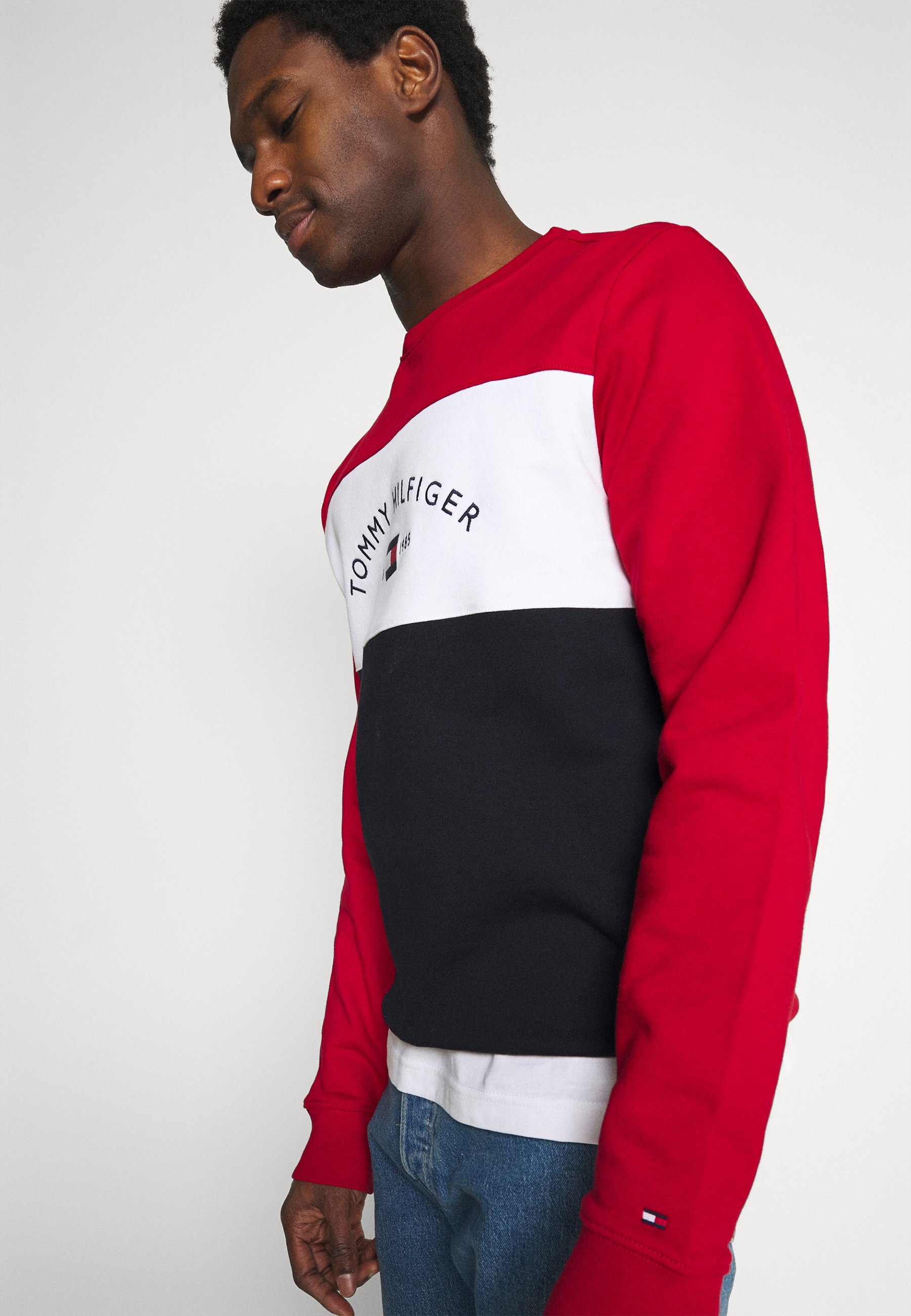 tommy hilfiger signature crew neck sweatshirt