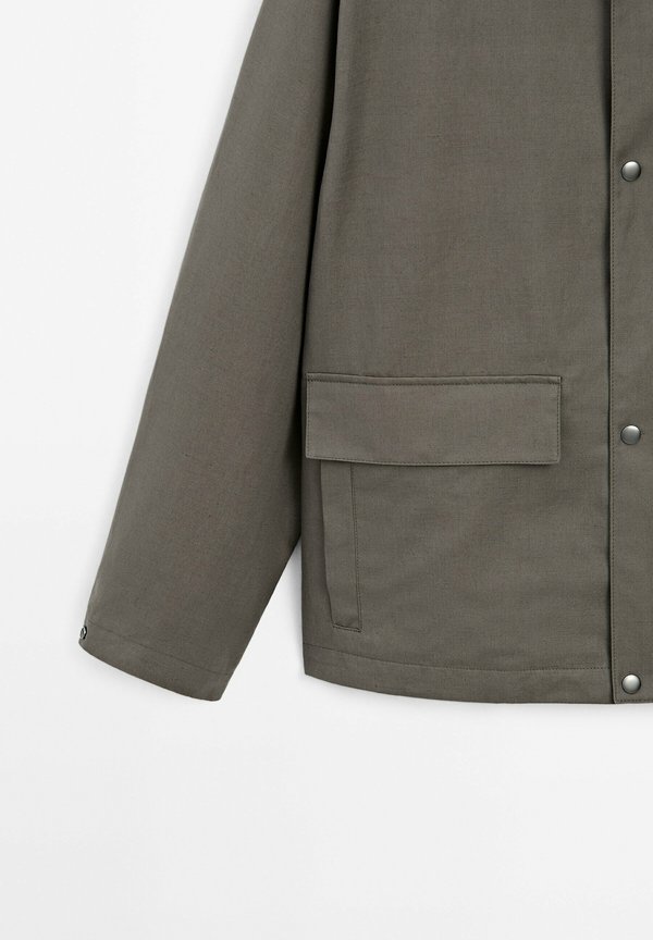 WITH POCKET DETAIL - Summer jacket3