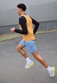 HOKA MACH X 2 - Chaussures de running sur route - frost/citrus