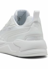 Puma SNEAKERS - Matalavartiset tennarit - white feather gray