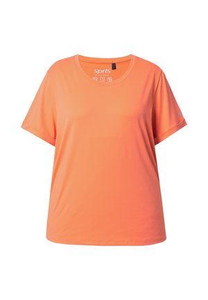 Leuchtend orangefarbenes Sport-T-Shirt mit kurzen Ärmeln und Rundhalsausschnitt, aus leichtem Stoff, mit kleinem Logo am linken Ärmel, vor weißem Hintergrund dargestellt.