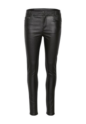 Fekete műbőr nadrág slim fit fazonnal, klasszikus öt zsebes dizájnnal és cipzáras, gombos záródással. Simán érzetű.
