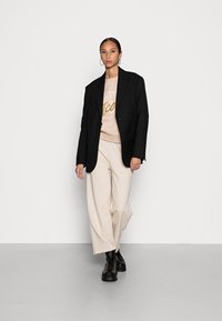 Guess ICON - Camisola - moccasin
