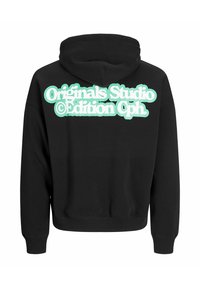 Sort hættetrøje med mintgrønt omrids af hvid tekst "Originals Studio ©Edition Cph." på ryggen.