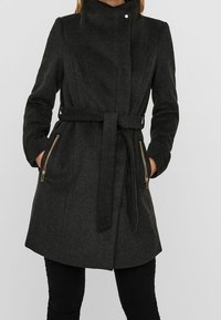 Vero Moda Cappotto corto - mottled dark grey