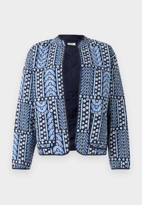 Κουβερτοειδές μπουφάν με βάση το ναυτικό μπλε και μπλε και λευκά λουλουδένια και γεωμετρικά σχέδια. Ανοιχτό μπροστά, χωρίς κούμπωμα, με μακριά μανίκια.