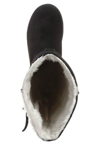Svarta mockastövlar med mjuk vit syntetisk pälsfoder, rund tå och ingen synlig hårdvara. Slät yta och medelhög längd vid vaden.