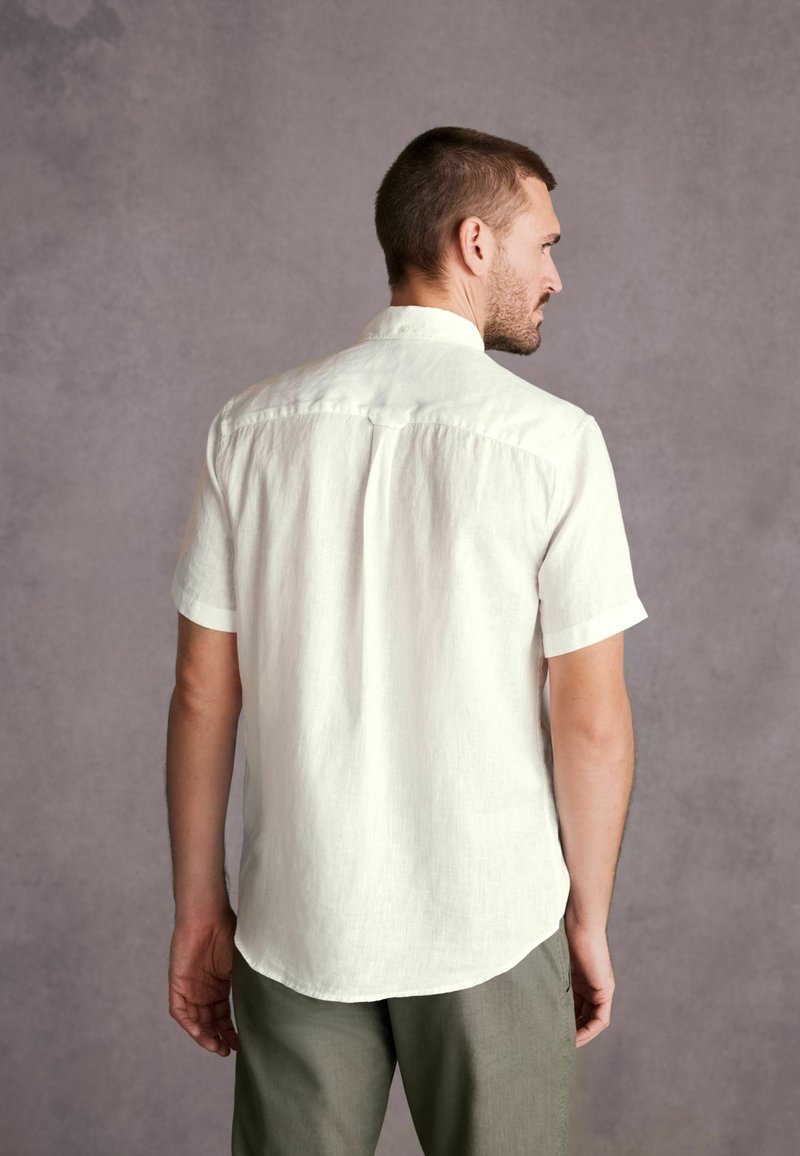 Next SIGNATURE SHORT SLEEVE - Vapaa-ajan kauluspaita - white