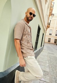 Next TEXTURED SHORT SLEEVE - Majica - neutral palm tree embroidery