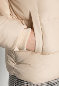 Pieces PCBEE NEW SHORT PUFFER - Casaco de inverno - dawn