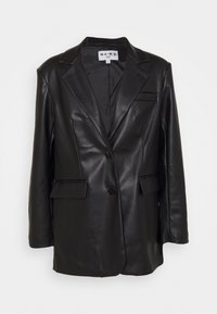 Sort faux læder blazer med en enkelt knaplukning, klippede revers, to forlommer og en brystlomme. Glat tekstur.