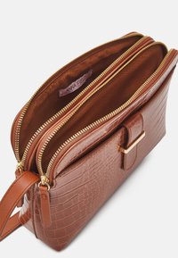 Anna Field Bandolera - cognac