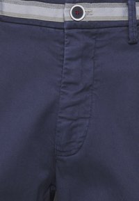 Mason's Hlače chino - dark blue