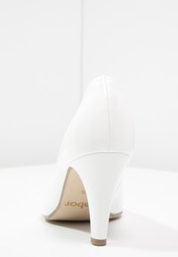 Gabor Escarpins - white