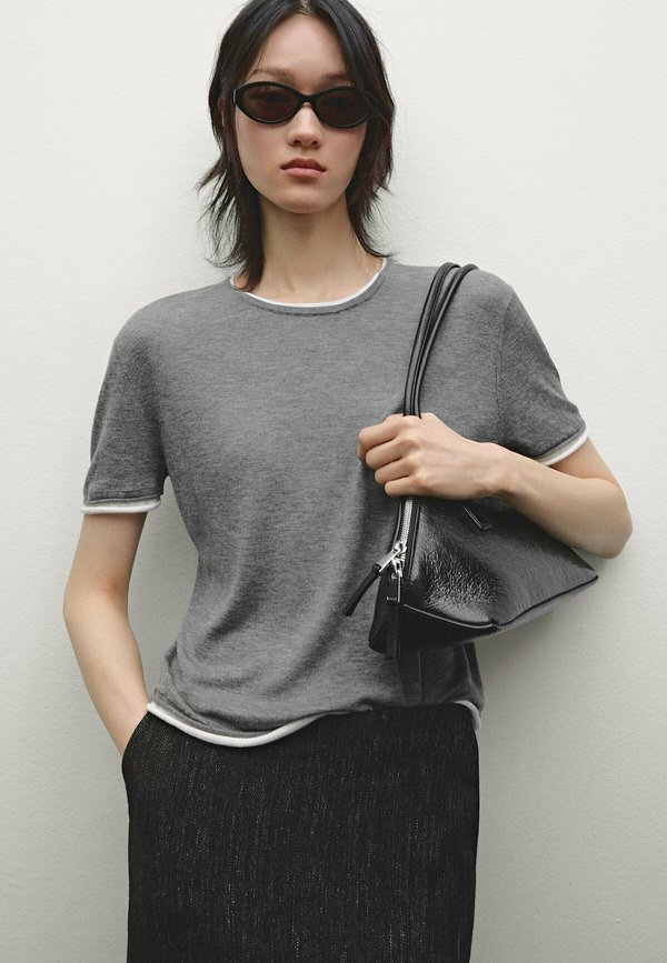 DOUBLE-EFFECT - Basic T-shirt