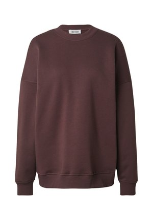 Sweatshirt marron en tissu doux, avec un col rond, des épaules tombantes, des poignets côtelés et un ourlet droit.