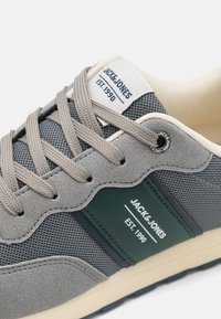Jack & Jones JFWSPIRIT RUNNER - Sportbačiai - night owl
