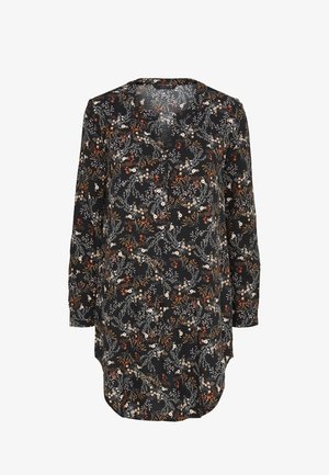 Svart blus med blommönster och lång ärm, med rundad nederkant, knäppning framtill och ett mönster av vita och rostfärgade blommor på en mörk bakgrund.