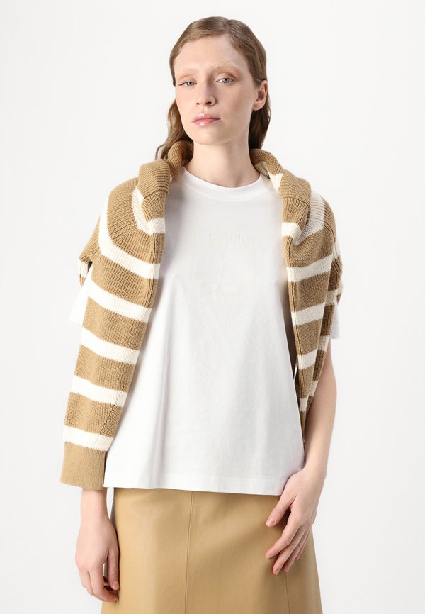 OUTLINE FLAG TEE - Print T-shirt3