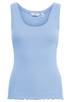 Top tank azzurro chiaro, a costine, con scollatura rotonda e orlo a scallop. Realizzato in tessuto morbido, design aderente, senza maniche.