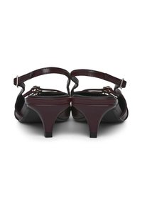 Sandali alti color bordeaux con tomaia sintetica liscia, sottili cinturini alla caviglia e un tacco moderato, caratterizzati da un back aperto e una suola imbottita.