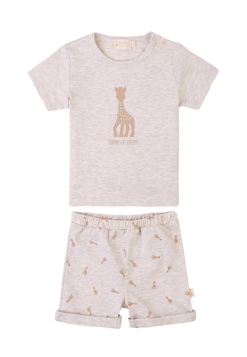Maglietta grigia chiara per bambino a maniche corte con grafica di giraffa e pantaloni corti abbinati con piccole stampe di giraffa, entrambi realizzati in tessuto morbido.