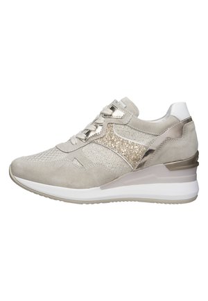 Trainers - beige