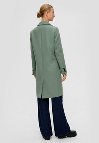 s.Oliver Klassischer Mantel - salbeigrün