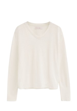 Hvid langærmet V-hals sweater med afslappet pasform og letvægtsstof, vist på en hvid baggrund.