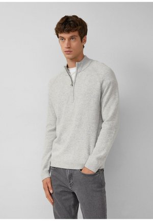 - Sweter