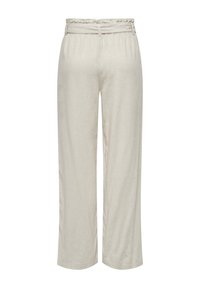Pantalons larges en lin beige clair avec une taille élastique froncée et des passants de ceinture, dotés de plis verticaux pour un ajustement décontracté.