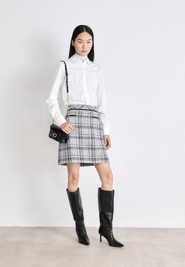 PATENT SIGNATURE TABBY CHAIN - Cross body bag4